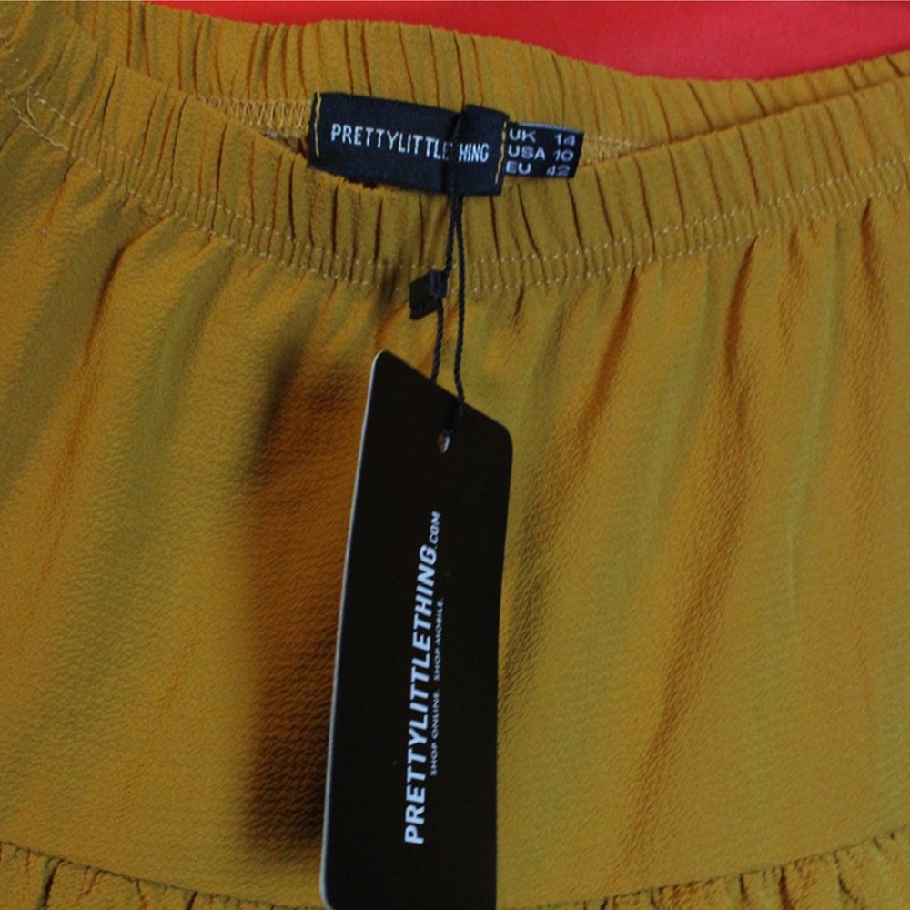 Pretty Little Thing Ruffled Set - Picture 3 of 4